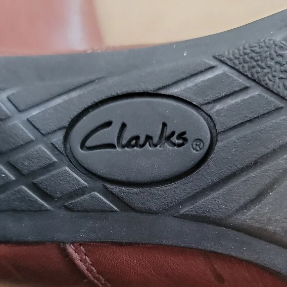 Clarks Brown Leather Ankle Boots With Buckle Size 6.5 EUC - Picture 7 of 9